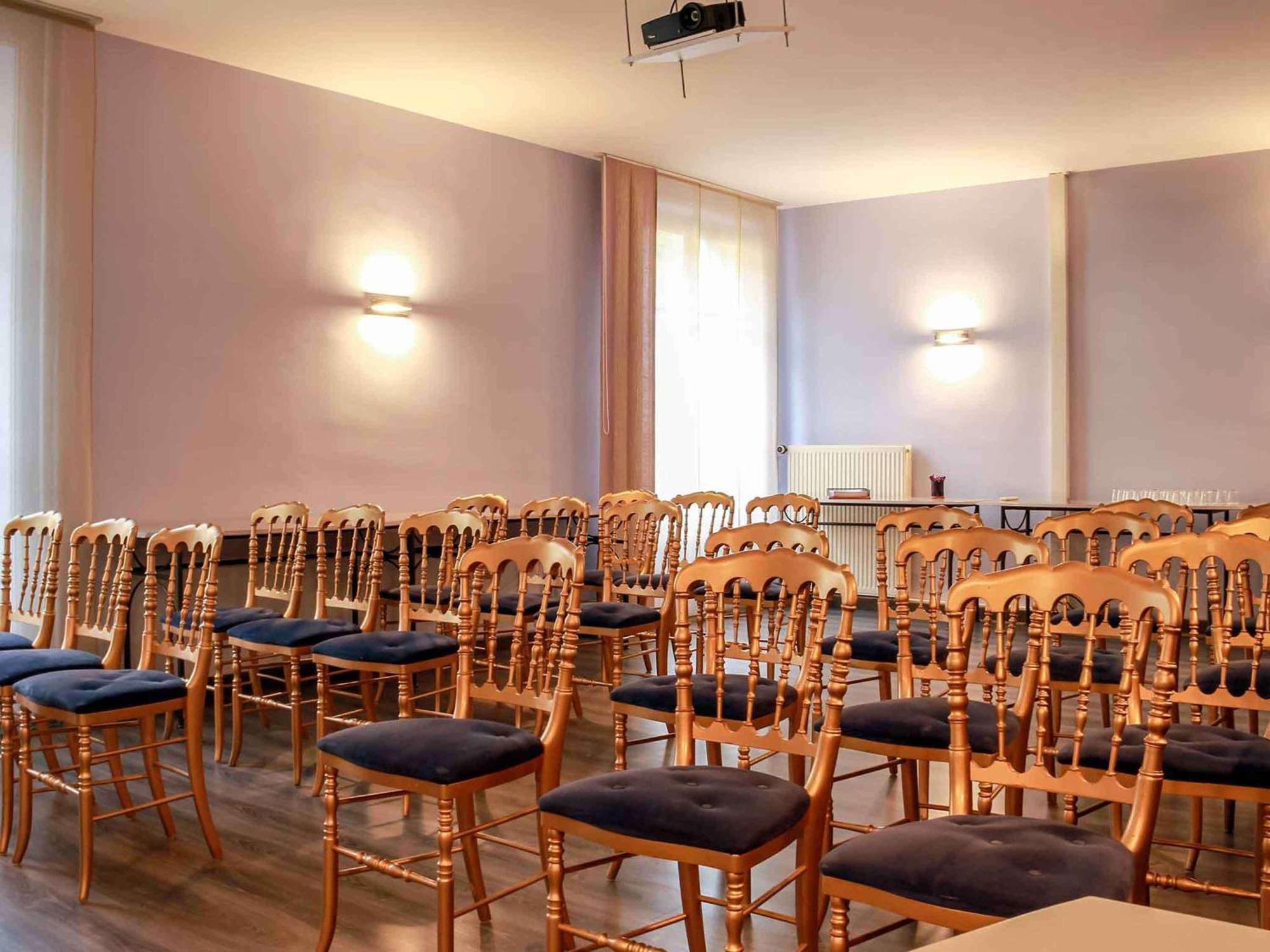 Hotel Mercure Saint-Nectaire Spa & Bien-Etre Kültér fotó