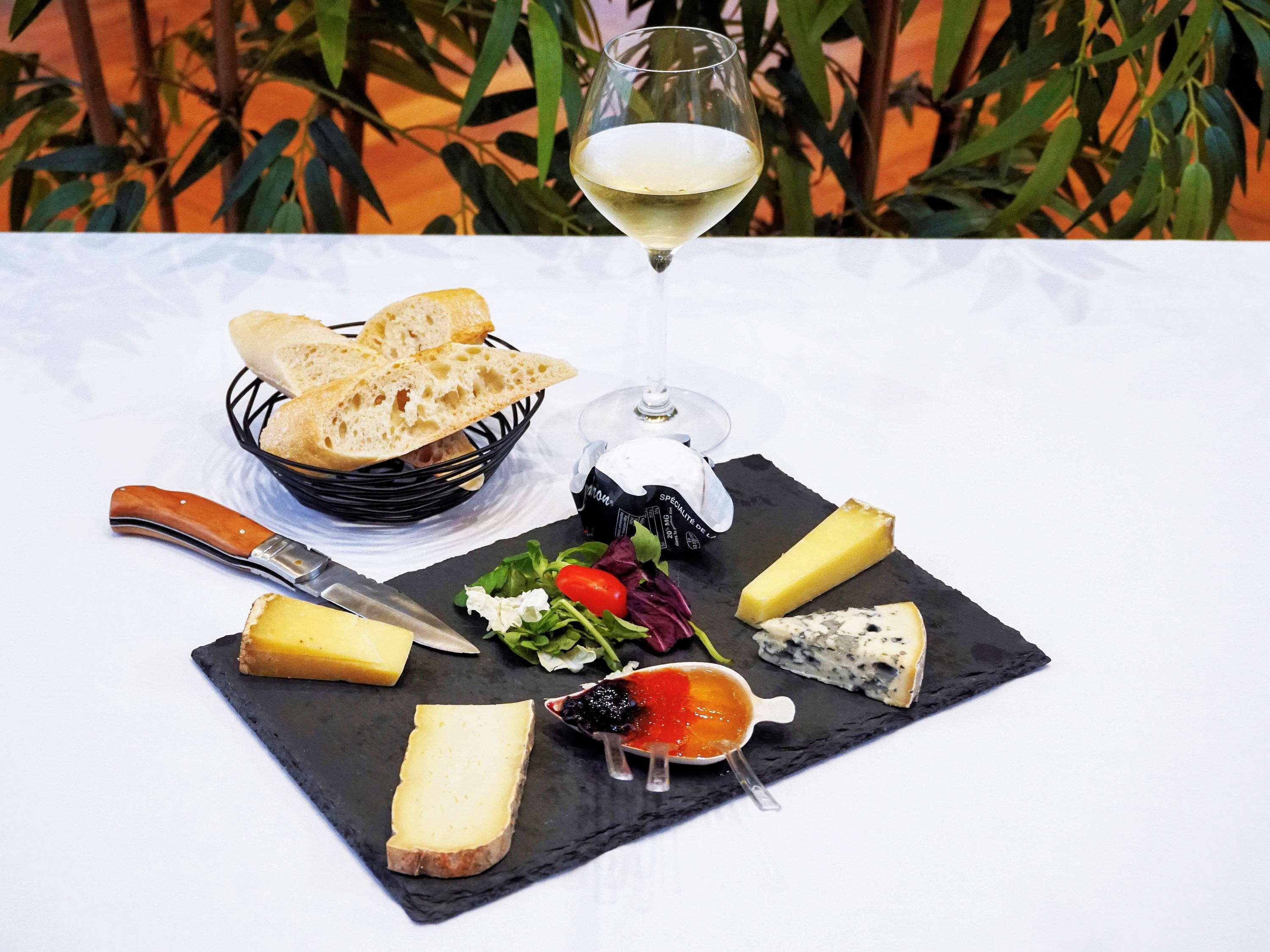 Hotel Mercure Saint-Nectaire Spa & Bien-Etre Kültér fotó